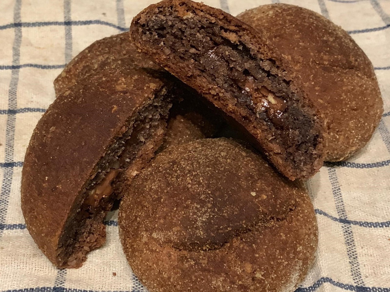 Schoko-Kokos Brötchen mit Schoko Lava Kern Rezept nachkochen